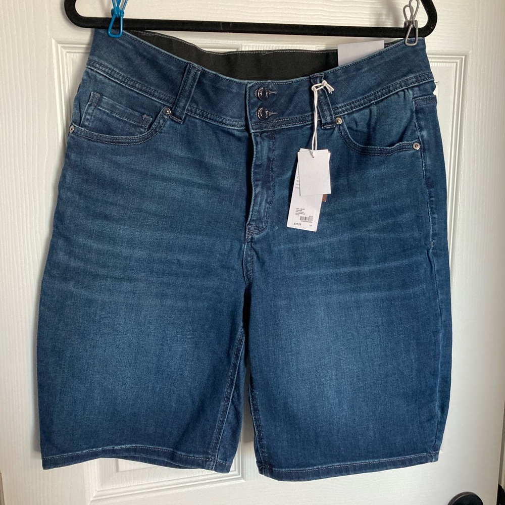 Lane Bryant Essential Stretch Bermuda Short High Rise Size 14 NWT